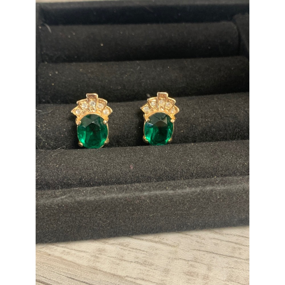 Vintage Gold Tone Emerald Green Oval Glass Rhinestone Crown Stud Earrings